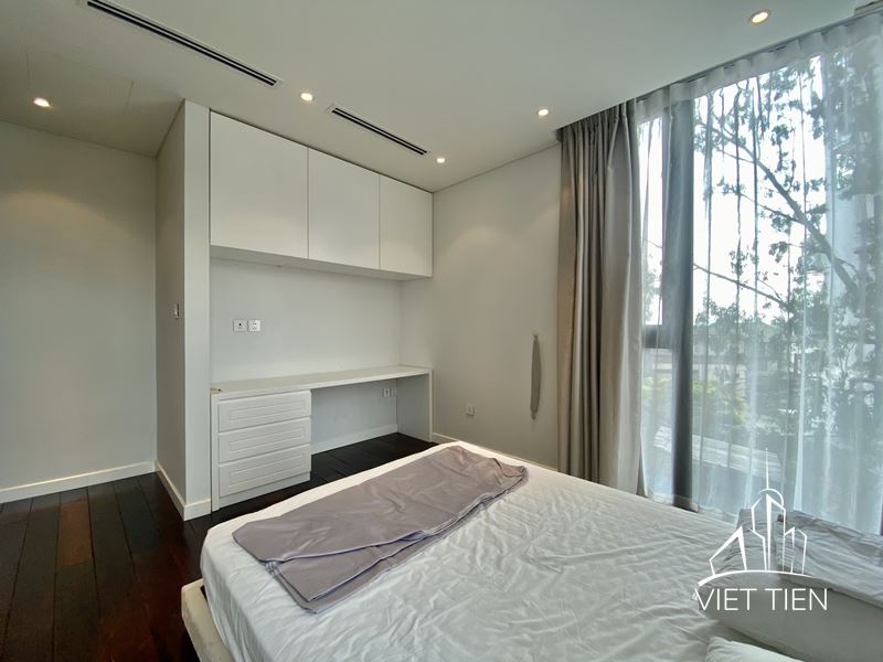 Stylish 3 Bedroom Apartment on Xuan Dieu street with Lake View ID 0183