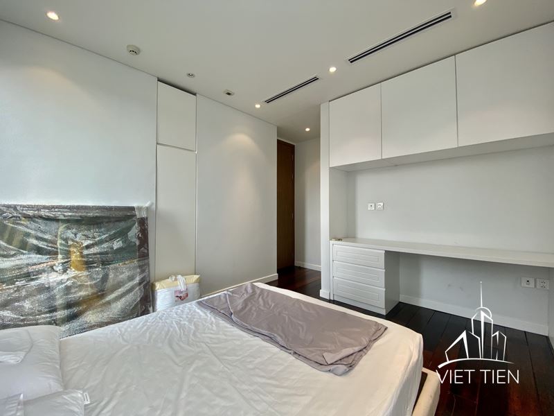 Stylish 3 Bedroom Apartment on Xuan Dieu street with Lake View ID 0183