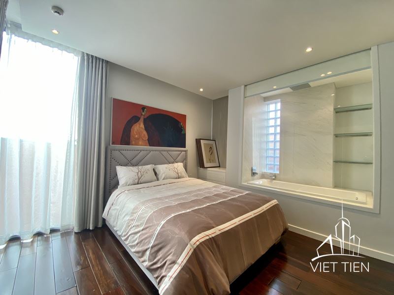 Stylish 3 Bedroom Apartment on Xuan Dieu street with Lake View ID 0183