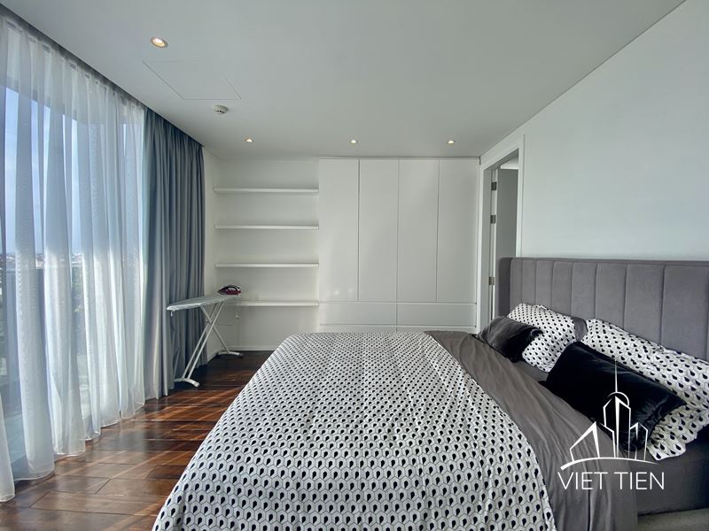 Stylish 3 Bedroom Apartment on Xuan Dieu street with Lake View ID 0184