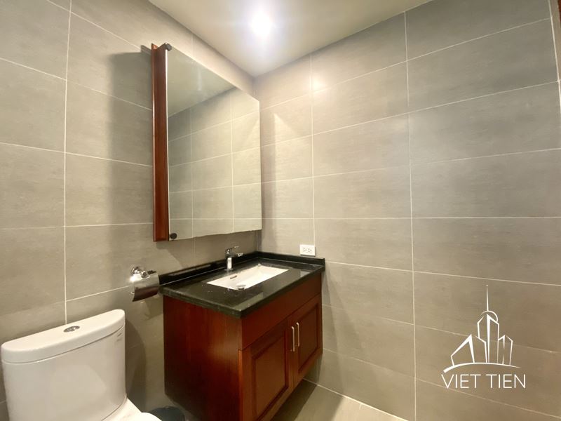 Spacious 3 Bedroom Apartment on Xuan Dieu street ID 0185