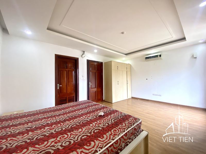 Spacious 3 Bedroom Apartment on Xuan Dieu street ID 0185