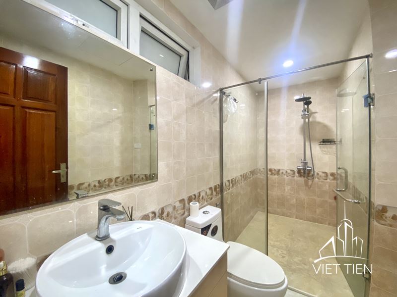 Spacious 3 Bedroom Apartment on Xuan Dieu street ID 0185