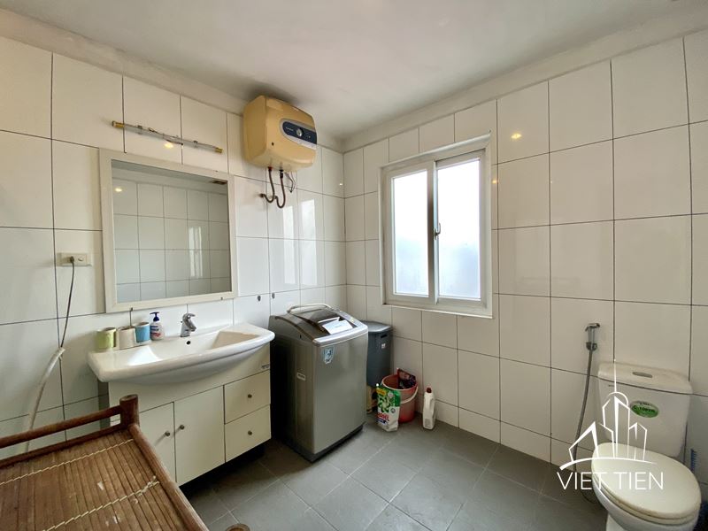 Affordable 2 Bedroom Apartment on Xuan Dieu street ID 0195