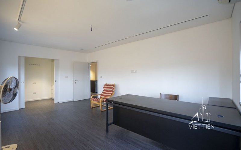 Modern cozy 4 bedroom apartment for rent in Tay Ho ID 0207