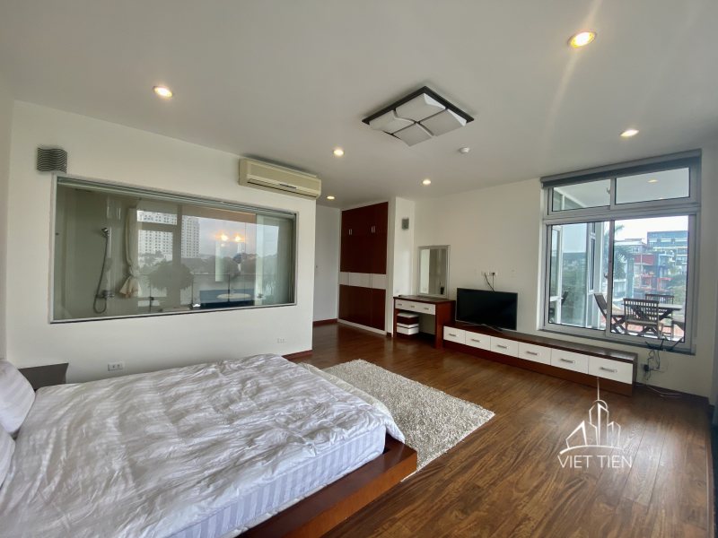 Lake view big balcony 3 bedrooms with lots of natural light on Quang An street ID 0208