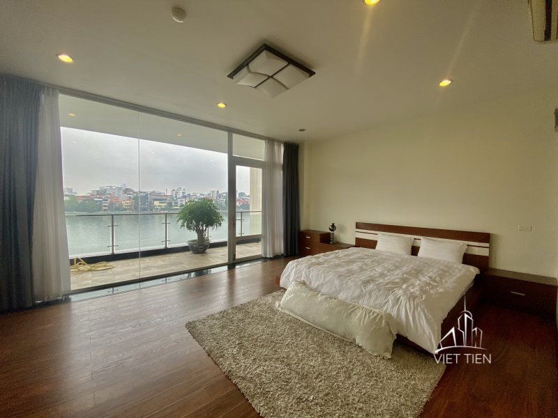 Lake view big balcony 3 bedrooms with lots of natural light on Quang An street ID 0208