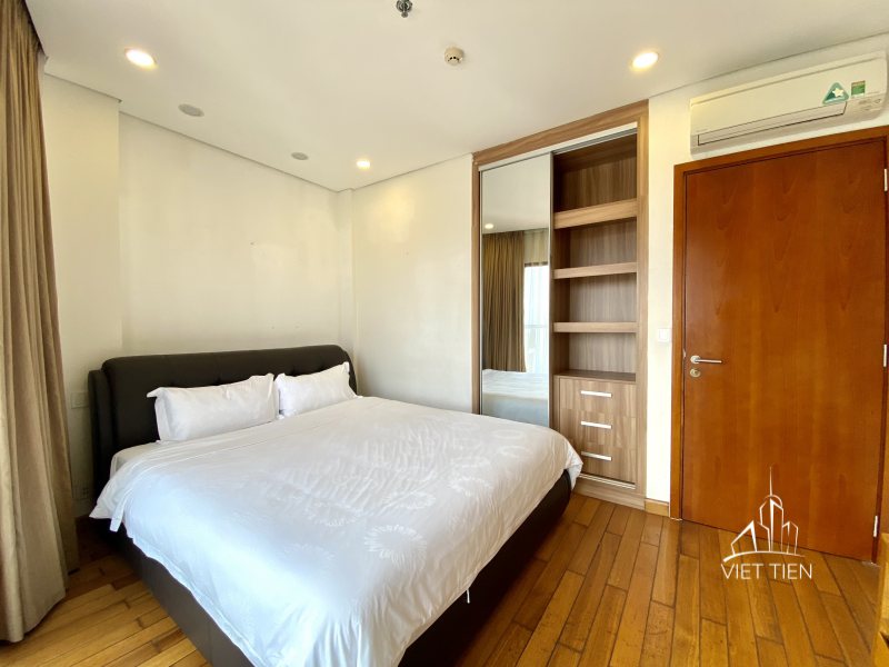 Duplex spacious modern 4 bedroom apartment with big balcony on Trinh Cong Son ID 0209