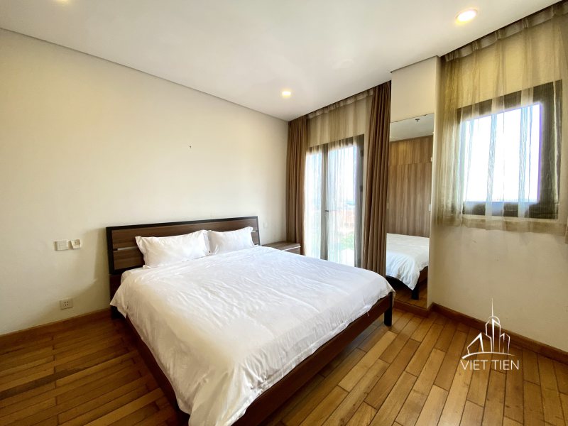 Duplex spacious modern 4 bedroom apartment with big balcony on Trinh Cong Son ID 0209