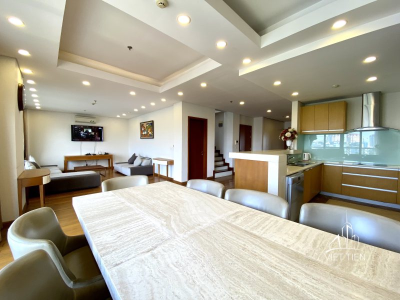 Duplex spacious modern 4 bedroom apartment with big balcony on Trinh Cong Son ID 0209