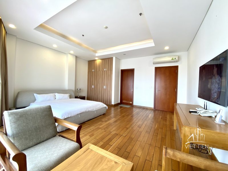 Duplex spacious modern 4 bedroom apartment with big balcony on Trinh Cong Son ID 0209