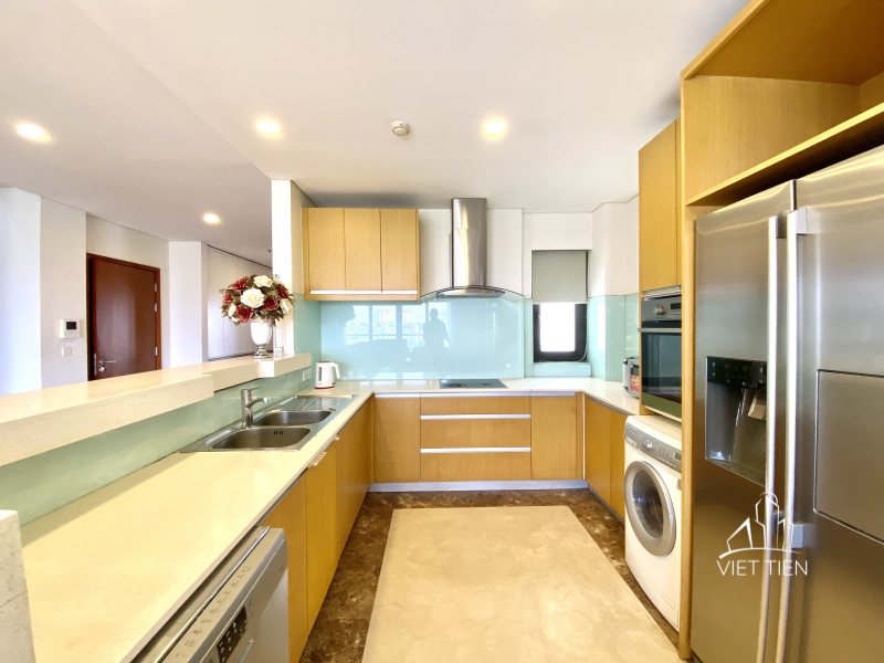 Duplex spacious modern 4 bedroom apartment with big balcony on Trinh Cong Son ID 0209