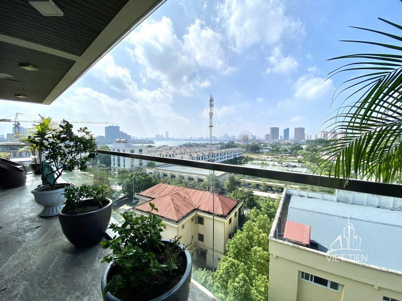 Duplex spacious modern 4 bedroom apartment with big balcony on Trinh Cong Son ID 0209