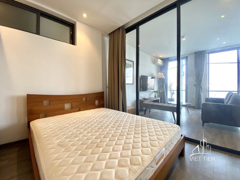 Lake view big balcony 2 bedrooms with lots of natural light on Quang Khanh street ID 0212