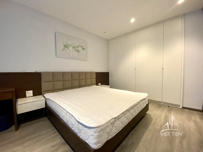 Lake view big balcony 2 bedrooms with lots of natural light on Quang Khanh street ID 0212