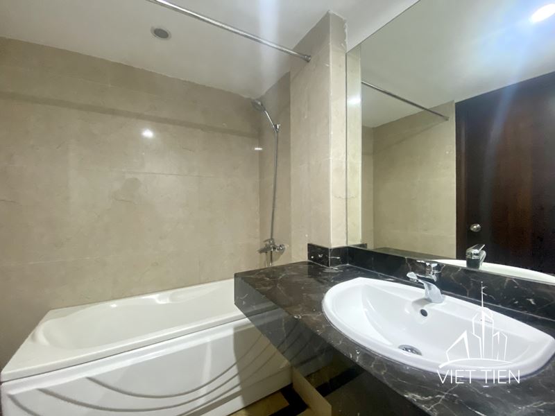 3 Bedroom Apartment For Rent On Xuan Dieu street ID 0213