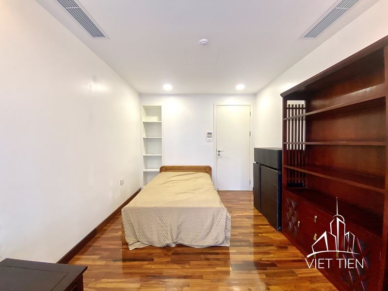 Spacious 3 Bedroom Apartment On Xuan Dieu street ID 0214