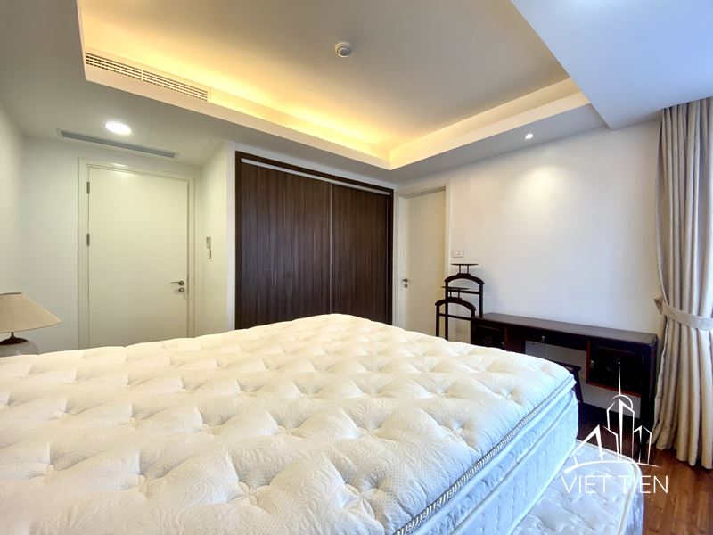 Spacious 3 Bedroom Apartment On Xuan Dieu street ID 0214