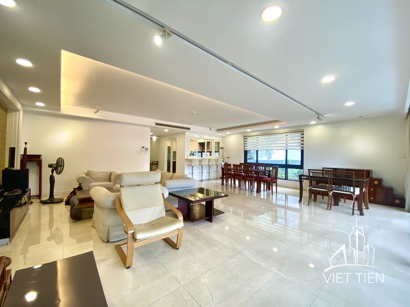 Spacious 3 Bedroom Apartment On Xuan Dieu street ID 0214