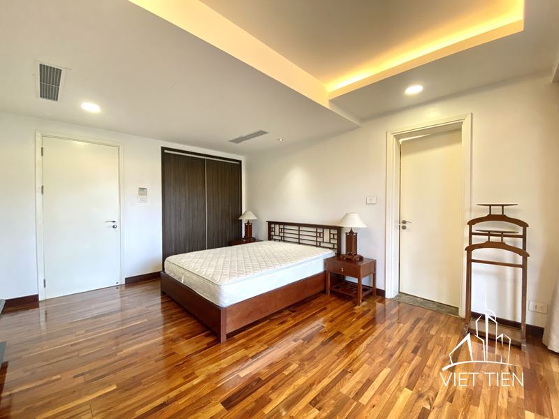 Spacious 3 Bedroom Apartment On Xuan Dieu street ID 0214