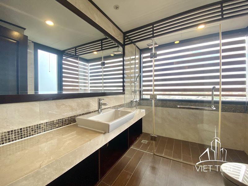 Spacious 3 Bedroom Apartment On Xuan Dieu street ID 0215