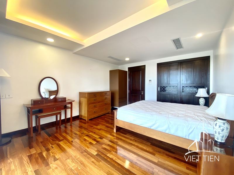 Spacious 3 Bedroom Apartment On Xuan Dieu street ID 0215