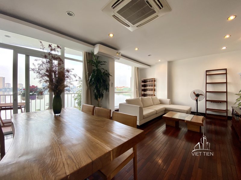 Lake view spacious bright modern 3 bedroom apartment on Quang Khanh id 0216