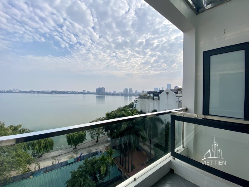 Modern cozy 2 bedroom apartment with lake view on Quang Khanh ID 0217