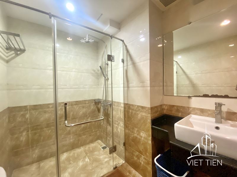 4 Bedroom Apartment on Xuan Dieu street ID 0219