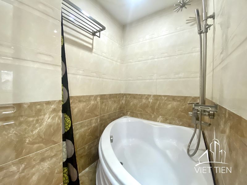 4 Bedroom Apartment on Xuan Dieu street ID 0219