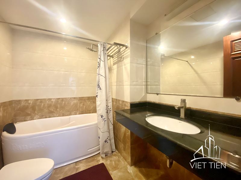 4 Bedroom Apartment on Xuan Dieu street ID 0219