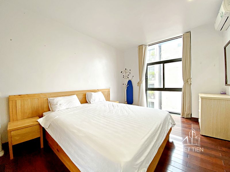 Spacious lake view 1 bedroom apartment with lots of natural light in Tay ho area ID 0222