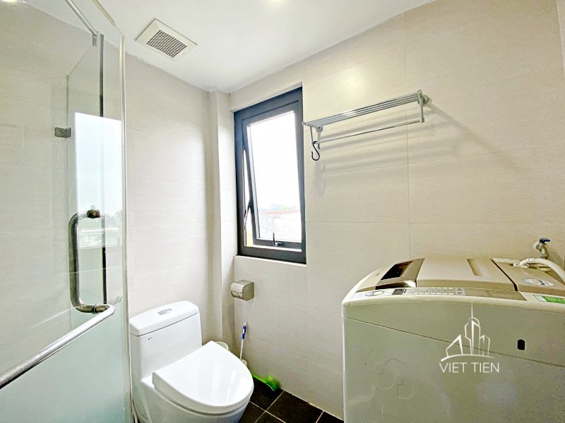 Spacious lake view 1 bedroom apartment with lots of natural light in Tay ho area ID 0222