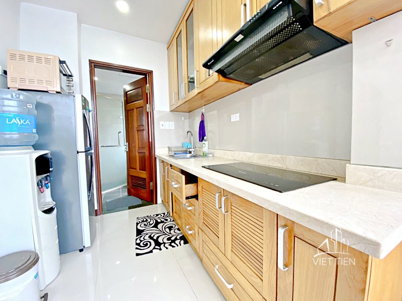 Spacious lake view 1 bedroom apartment with lots of natural light in Tay ho area ID 0222