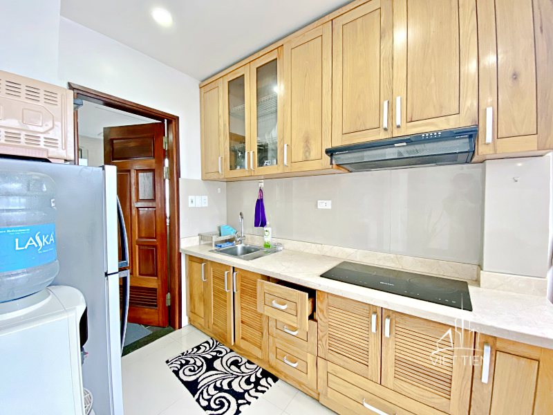 Spacious lake view 1 bedroom apartment with lots of natural light in Tay ho area ID 0222