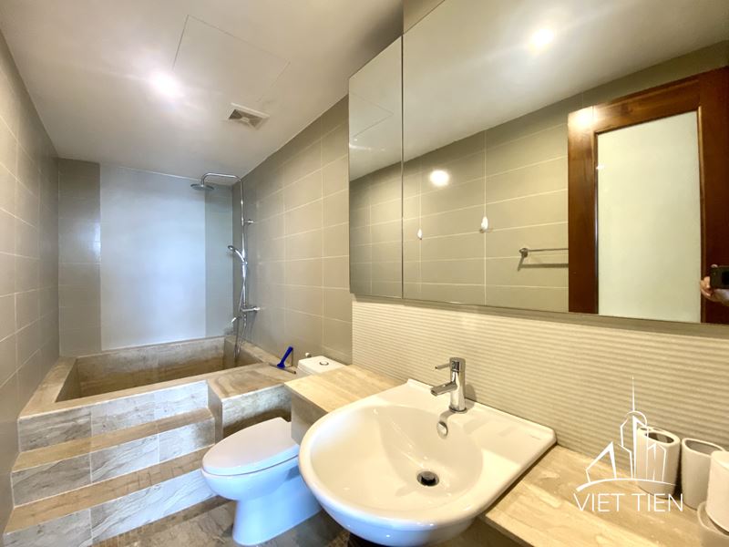 Convenient Location 4 Bedroom Apartment on Xuan Dieu street ID 0226