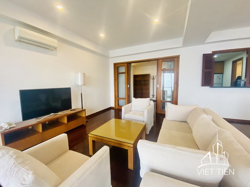 Spacious 3 Bedroom Apartment on Xuan Dieu street ID 0227