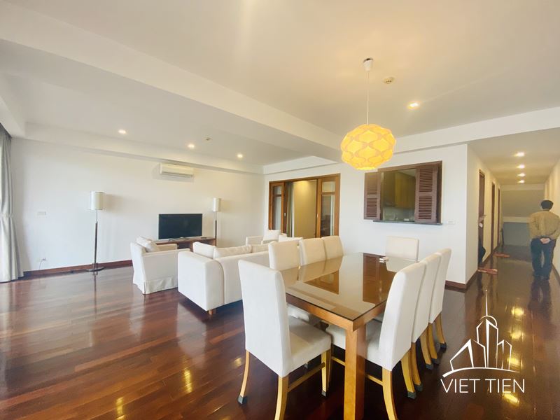 Spacious 3 Bedroom Apartment on Xuan Dieu street ID 0227