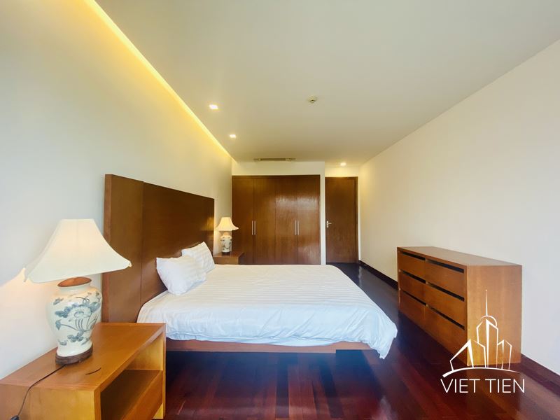 Spacious 3 Bedroom Apartment on Xuan Dieu street ID 0227