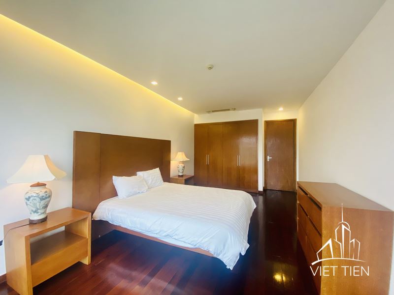 Spacious 3 Bedroom Apartment on Xuan Dieu street ID 0227