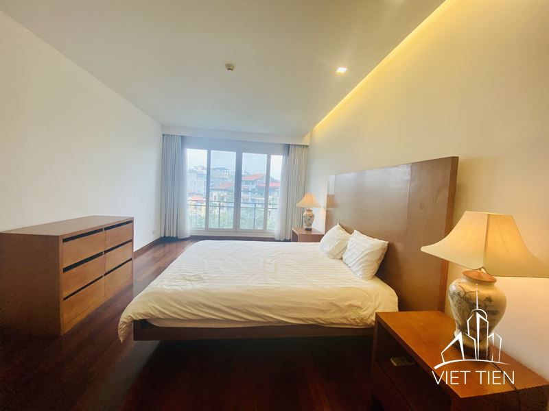 Spacious 3 Bedroom Apartment on Xuan Dieu street ID 0227