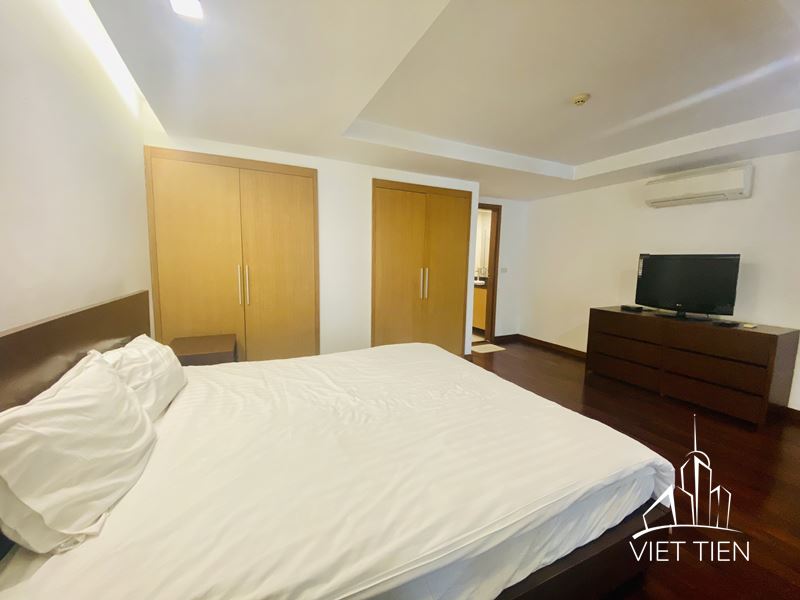 Spacious 3 Bedroom Apartment on Xuan Dieu street ID 0228