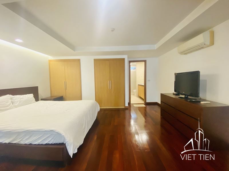 Spacious 3 Bedroom Apartment on Xuan Dieu street ID 0228