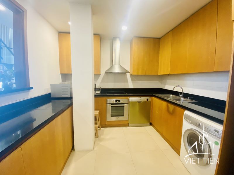 Spacious 3 Bedroom Apartment on Xuan Dieu street ID 0228