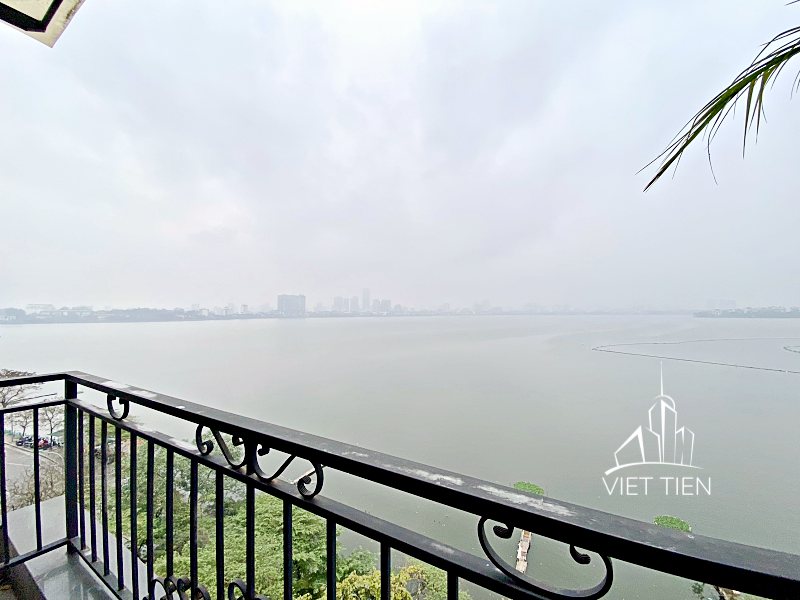 Beautiful lake-view cozy studio for rent on Vu Mien with balcony ID 0230