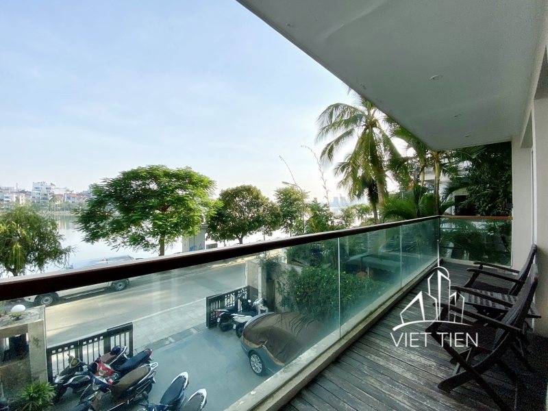 Bright lake-view 3 bedroom apartment with big balcony for  rent on Quang An ID 0231