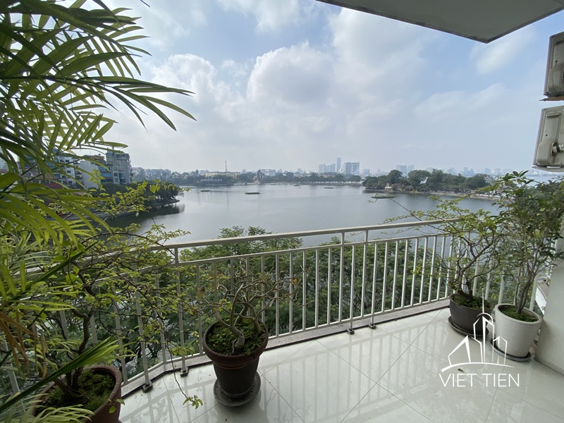 Stunning lake view studio with balcony on Truc Bach area ID 0233