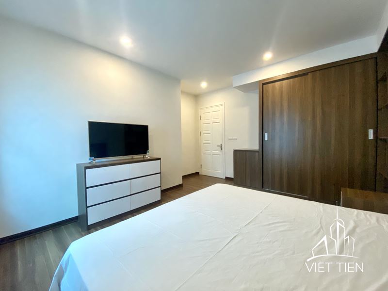 Spacious 3 Bedroom Apartment on Xuan Dieu street ID 0238