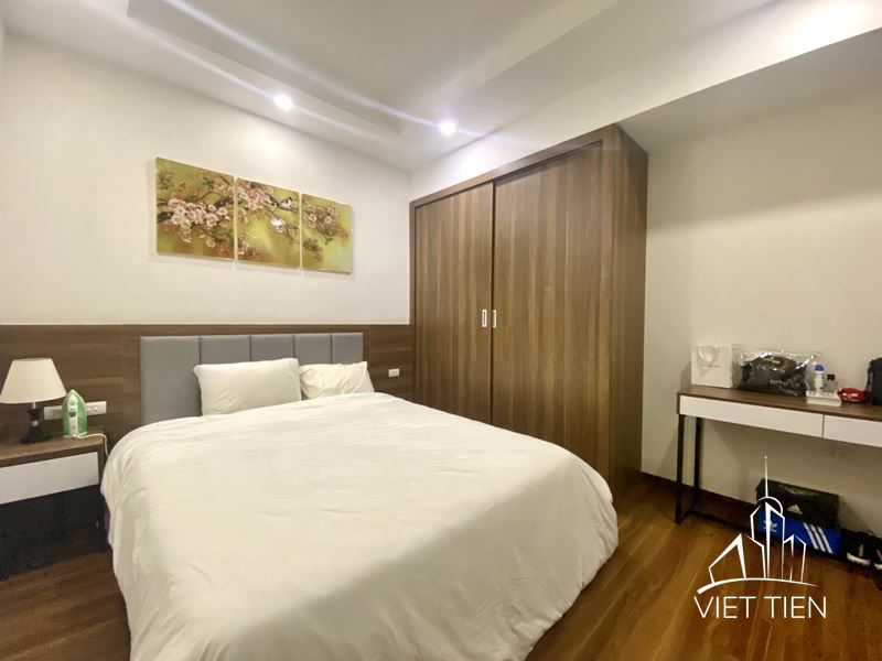 Spacious 4 Bedroom Apartment on Xuan Dieu street ID 0239