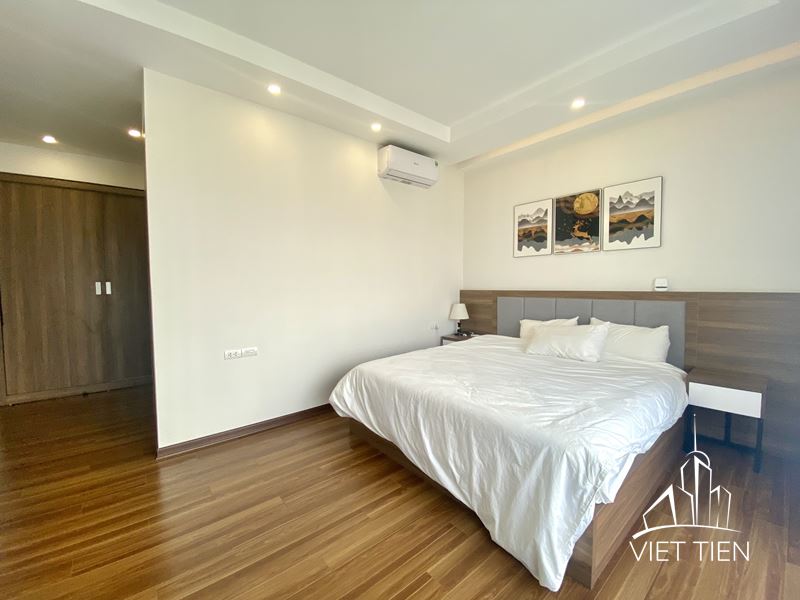 Spacious 4 Bedroom Apartment on Xuan Dieu street ID 0239